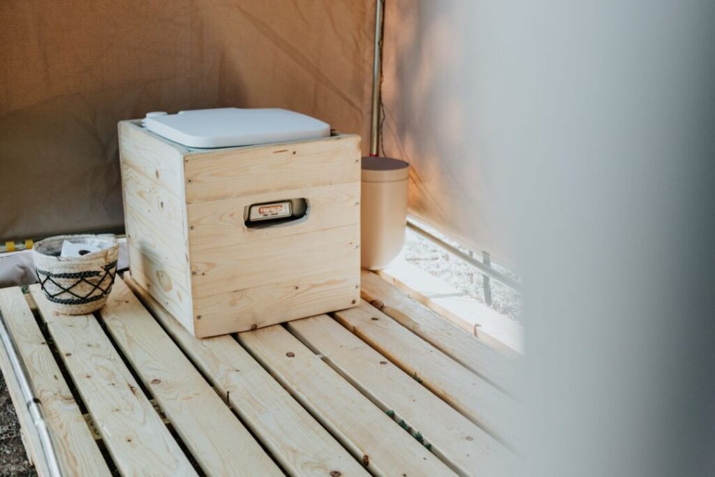 Expedition glamping Private Bathrooms 
